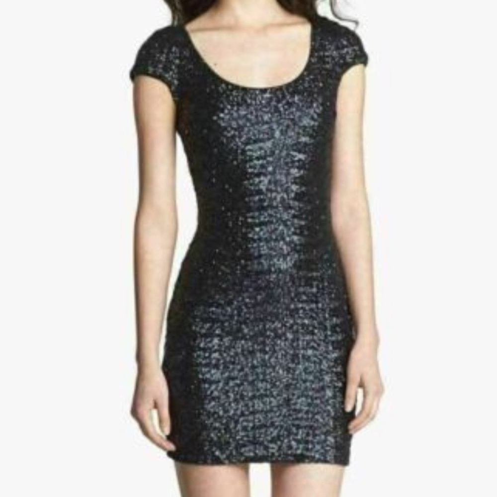 Dress the Population Gabriella Black Sequin Bodycon Dress L NWT

Never worn